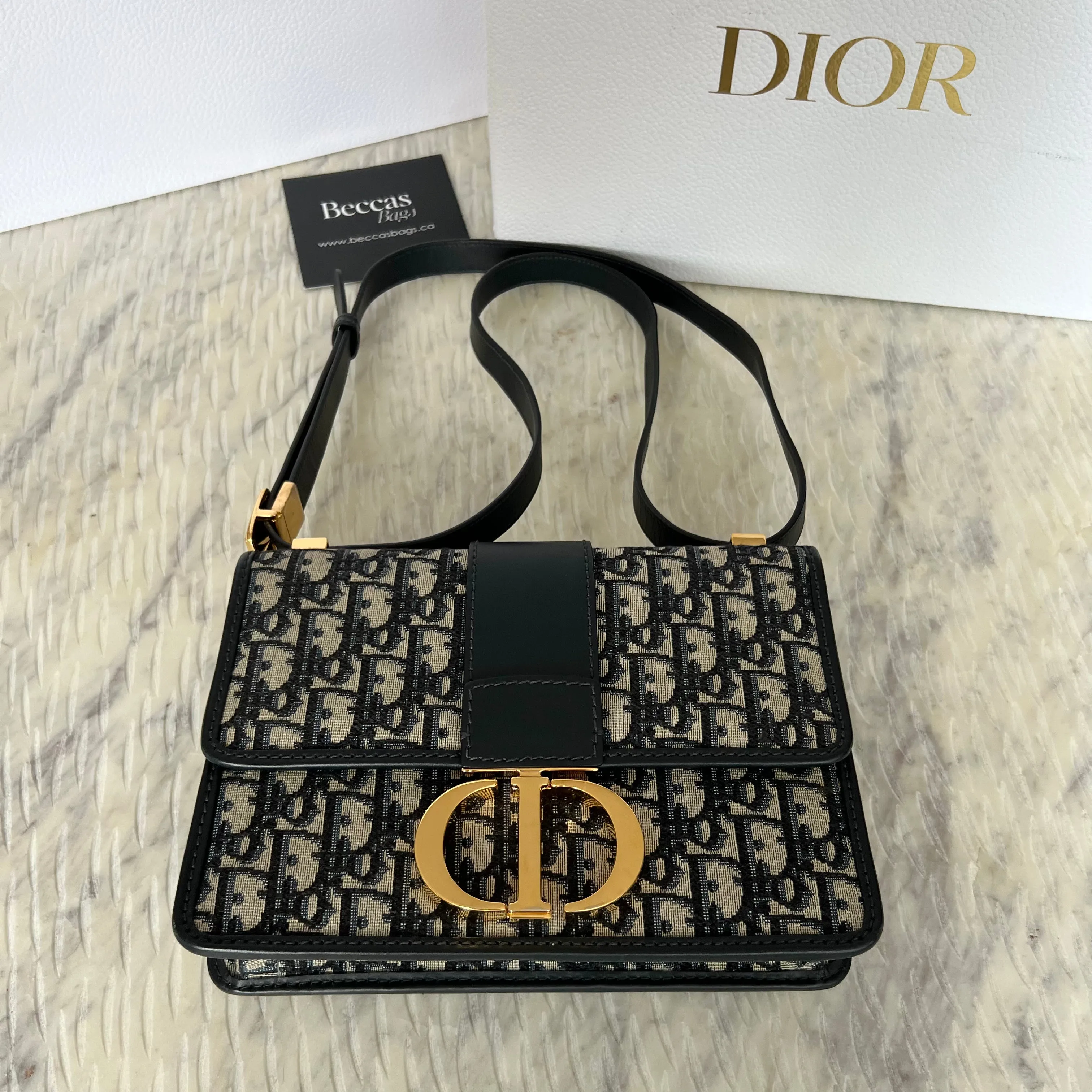 Christian Dior Classic 30 Montaigne Luxury Handbag in Elegant Design