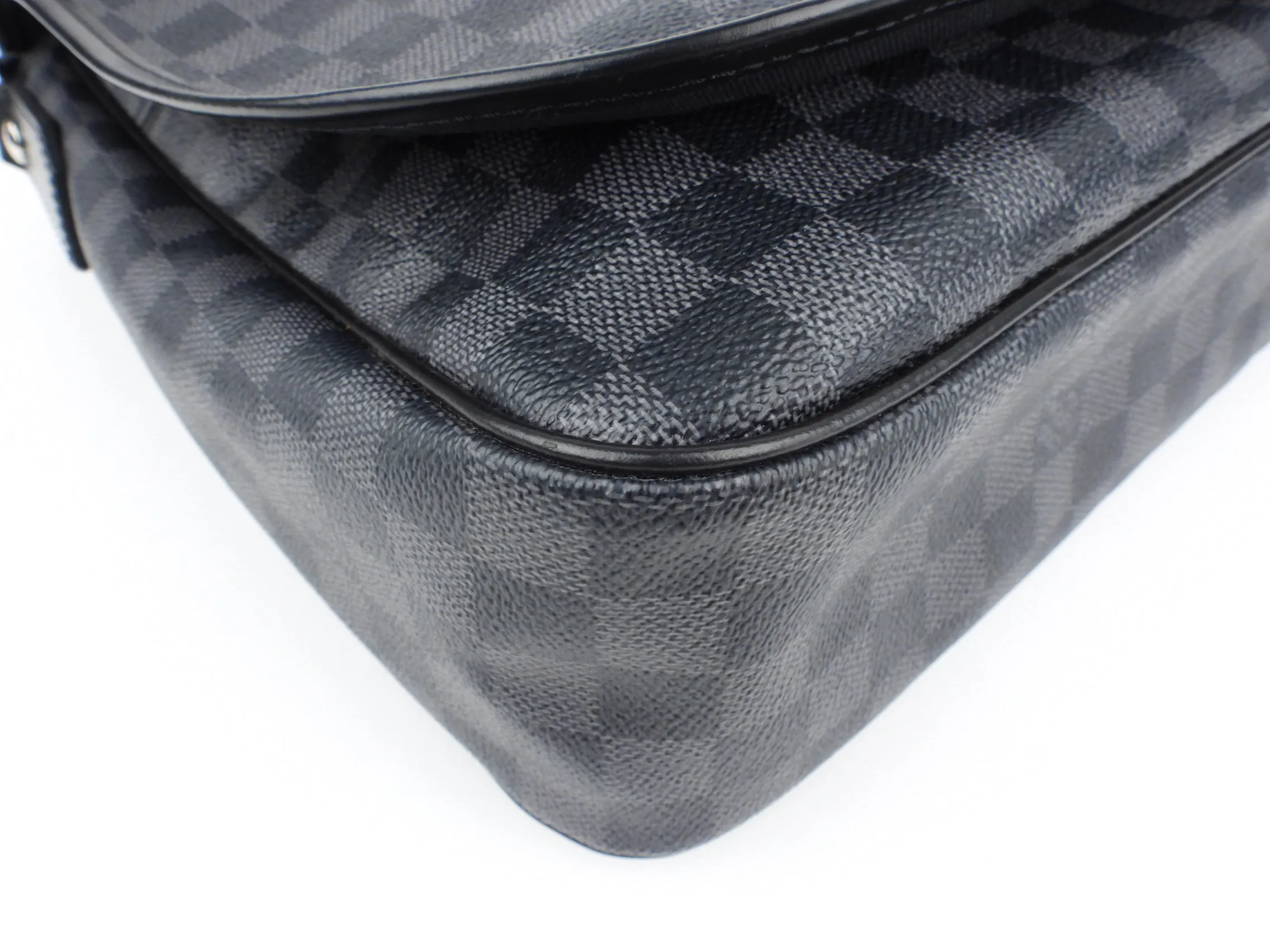 Louis Vuitton Black and Grey Damier Graphite Coated Canvas Daniel Crossbody Messenger Bag