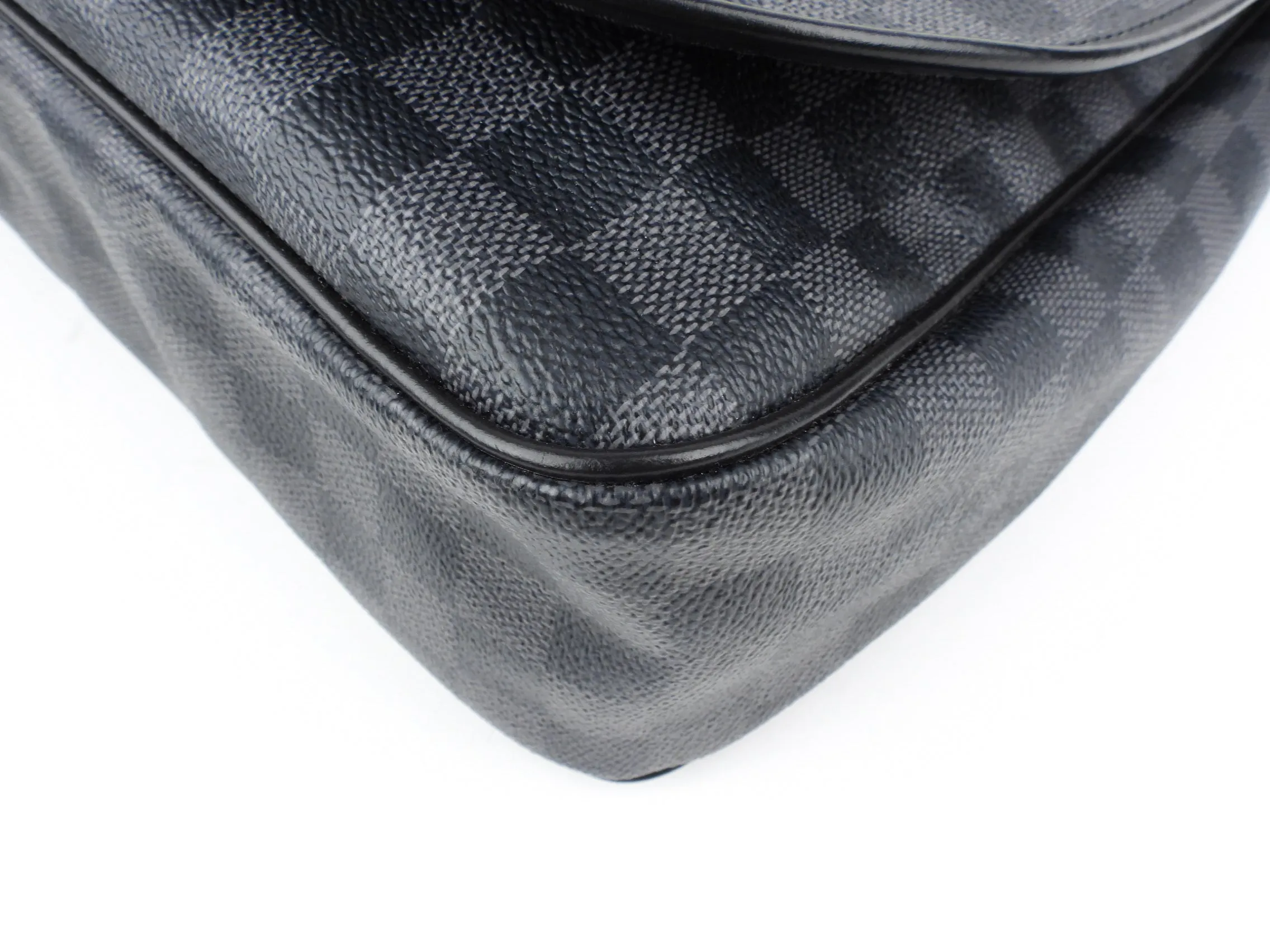 Louis Vuitton Black and Grey Damier Graphite Coated Canvas Daniel Crossbody Messenger Bag