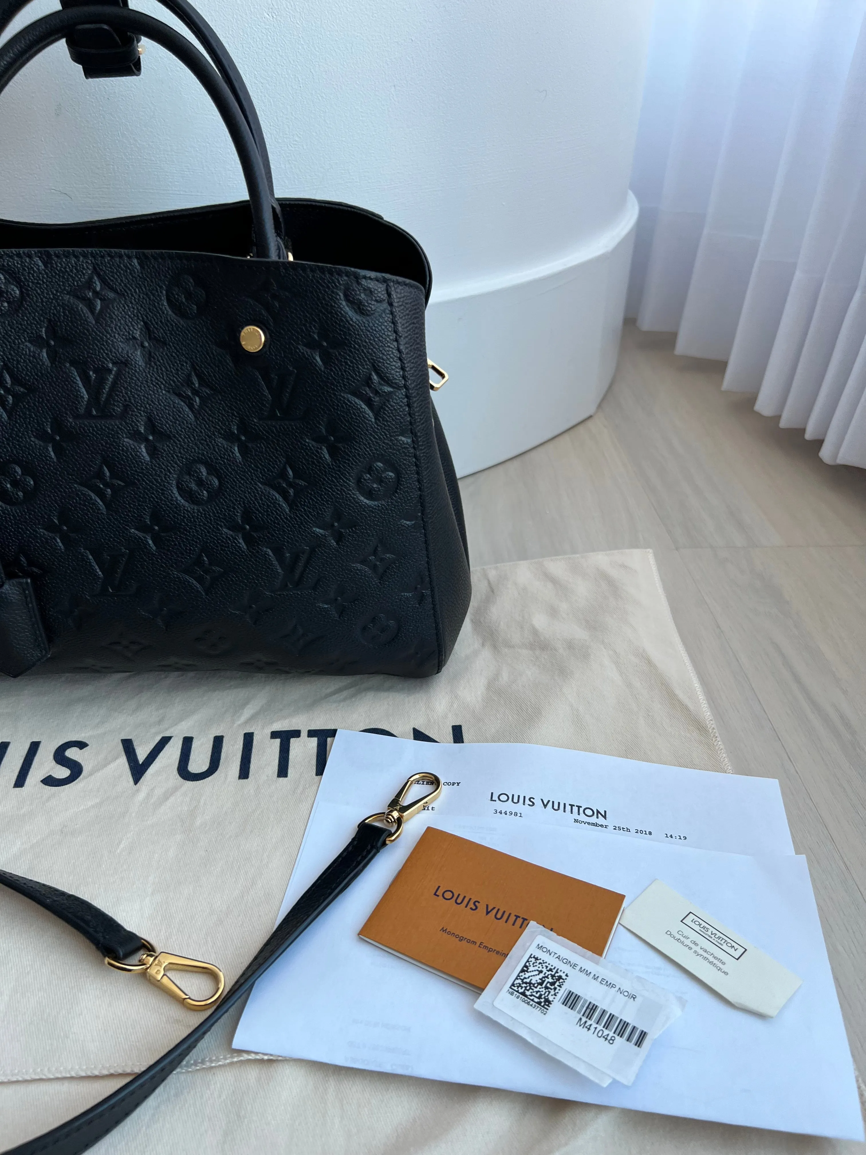 Stylish Louis Vuitton Montaigne Monogram Canvas Tote Bag - Luxury Designer Handbag for Everyday Elegance