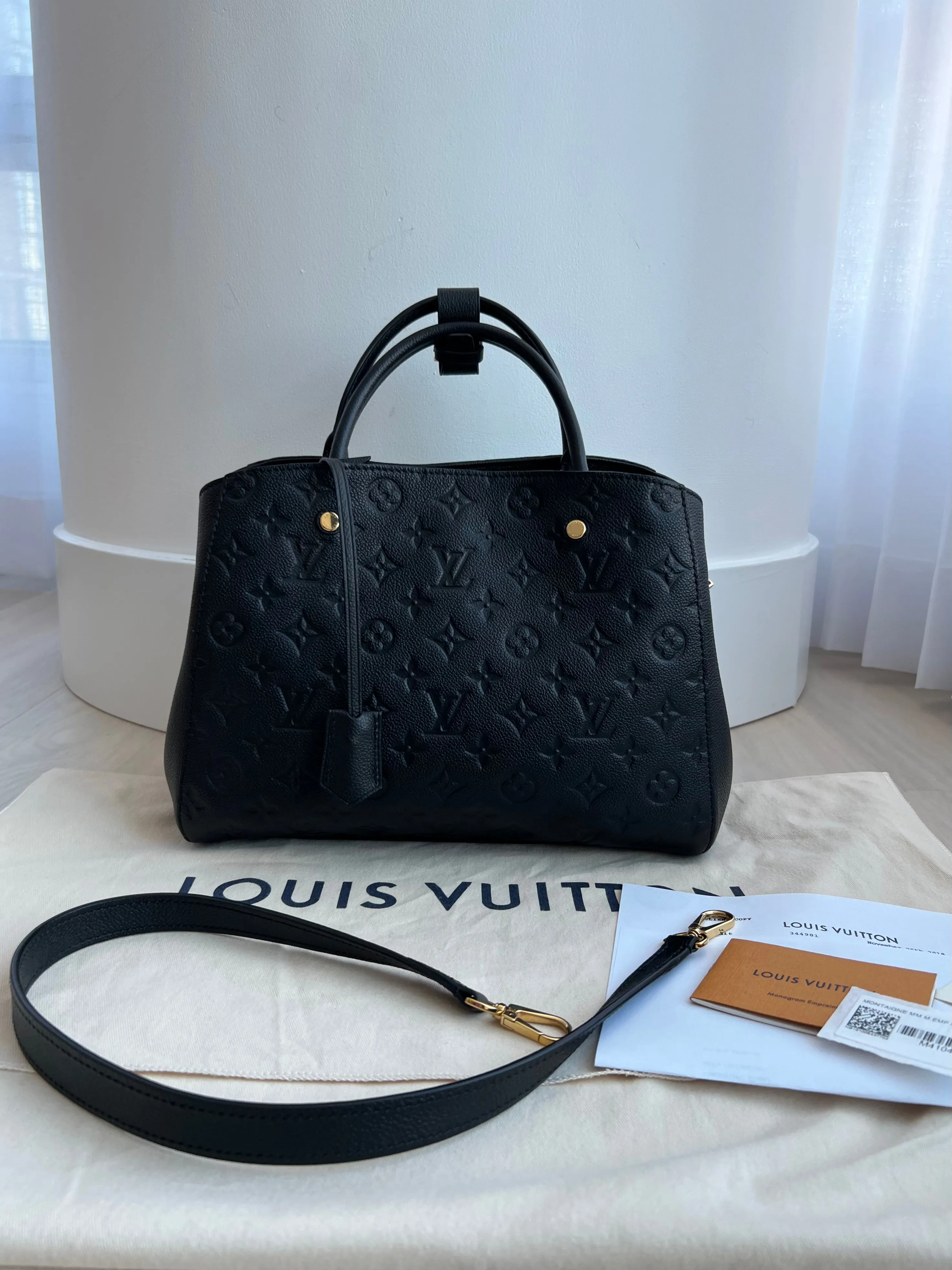 Stylish Louis Vuitton Montaigne Monogram Canvas Tote Bag - Luxury Designer Handbag for Everyday Elegance