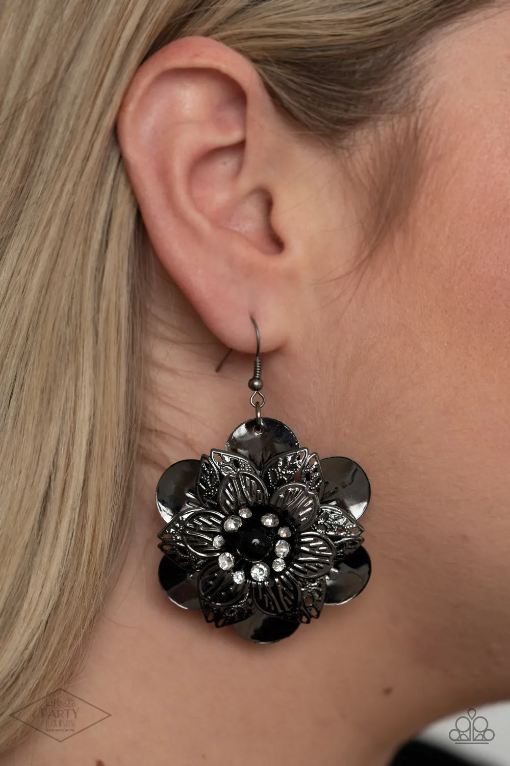 Paparazzi Accessories - Midnight Garden - Gunmetal Earrings